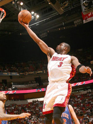 国王杯十六强抽签悬念重重！巴萨皇马将与草根球队上演圣诞大战（国王杯16强抽签悬念丛生：巴萨皇马圣诞迎战草根球队）