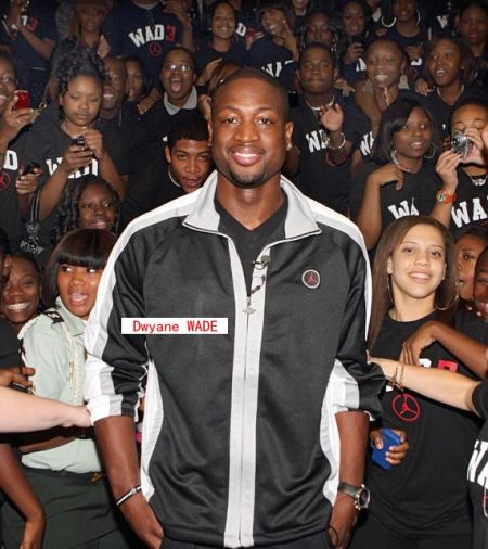 安东尼奥：拜合拉木一直在给球队带来帮助；我让球员远离外界评论（安东尼奥谈拜合拉木：他持续为球队做贡献，我要求球员远离外界舆论）