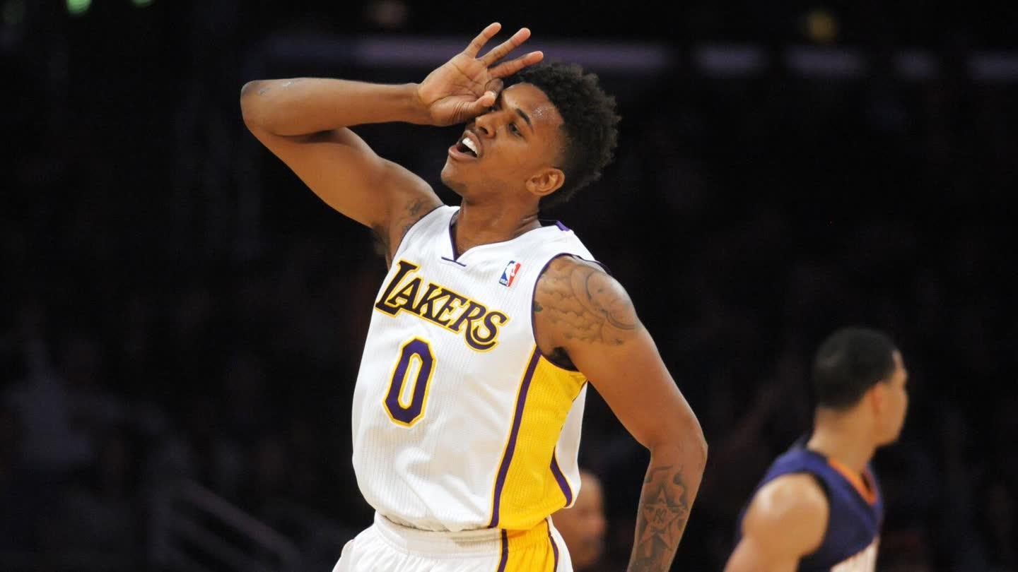 记者：米利唐左腿腘绳肌受伤，伤势令人担忧（记者：米利唐左腿腘绳肌受伤，伤情不容乐观）