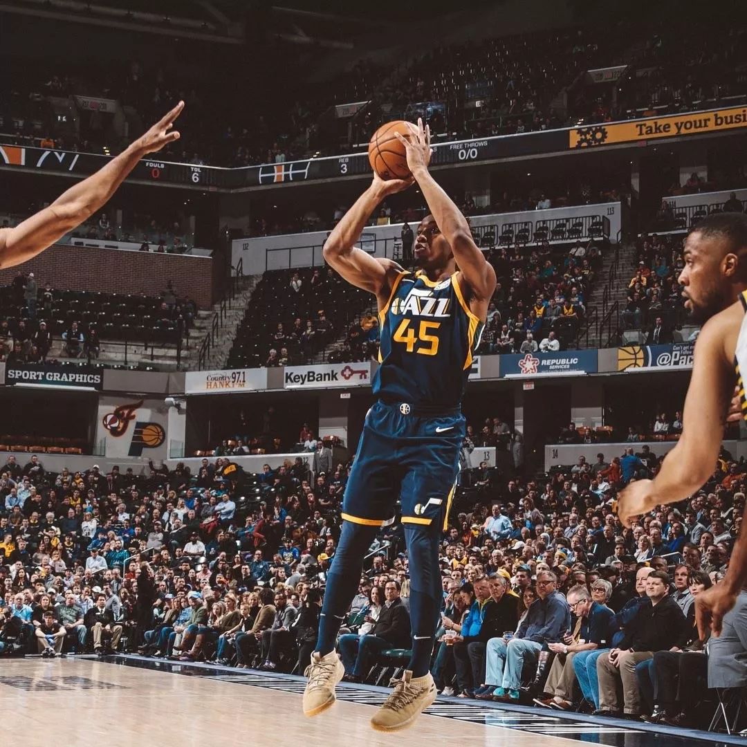 亚冠二级战报：拉蒙制胜，万隆1-0曼谷联，两队携手出线（亚冠二级快讯：拉蒙绝杀，万隆1-0曼谷联，两队携手晋级）