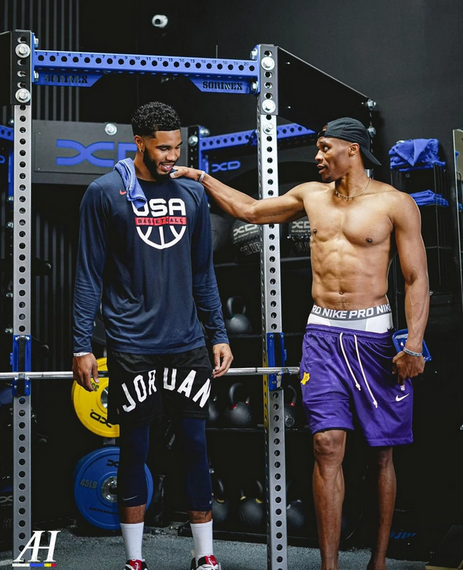 曝前海港外援奥斯卡已决定挂靴 其资产预计超过13亿元（据报道，前上海海港外援奥斯卡决定退役，个人资产或超13亿元）