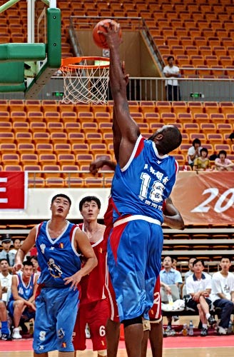 球员：你敢信？我都没看球门（球员直言：你敢信？我根本没看球门）