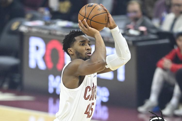 重回巅峰？内马尔17分钟戴帽助桑托斯赢球，赛后透露自己未来去向（内马尔17分钟戴帽助桑托斯取胜，赛后自曝下一站：重返巅峰在路上？）