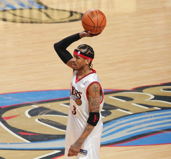 日职联争冠关键战前瞻：柏太阳神主场冲冠遇阻 町田泽维携交锋优势来袭（日职联争冠焦点战前瞻：柏太阳神主场冲顶受考验，町田泽维凭交锋优势压境）