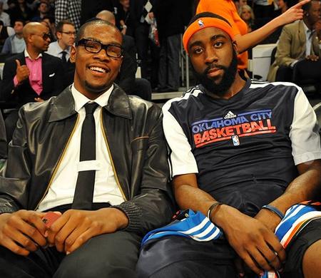 沙特变了：从为C罗本泽马豪掷千金，到对萨拉赫精打细算？（沙特转向：曾为C罗、本泽马挥金如土，如今对萨拉赫却谨慎报价？）